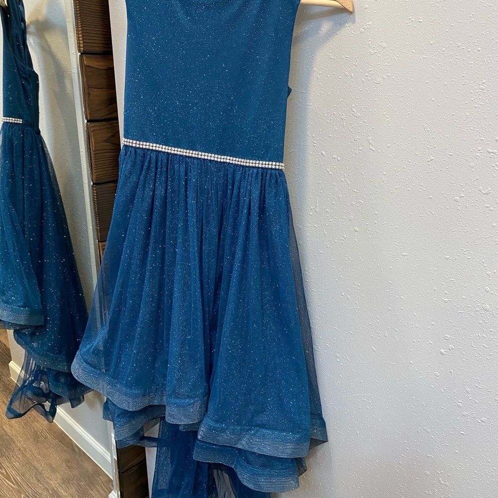 Girls size 14 formal dress.